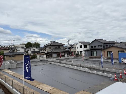 全体写真50坪以上の広い土地になります。