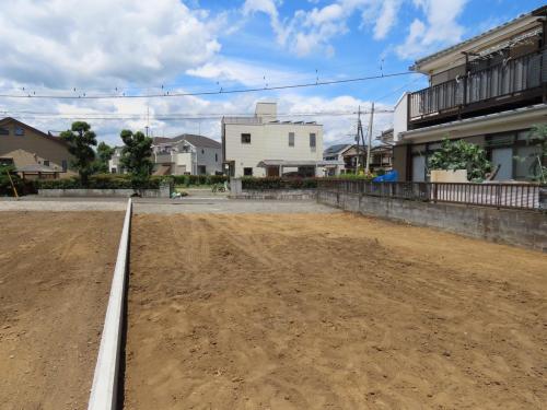 外観（敷地内から）①号区